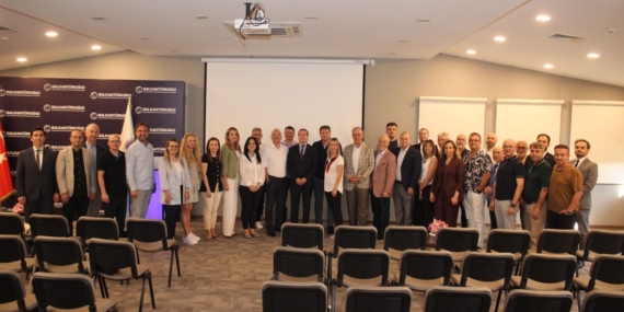 Veriye Dayalı Liderlik Semineri BALKANTÜRKSİAD Akademi’de