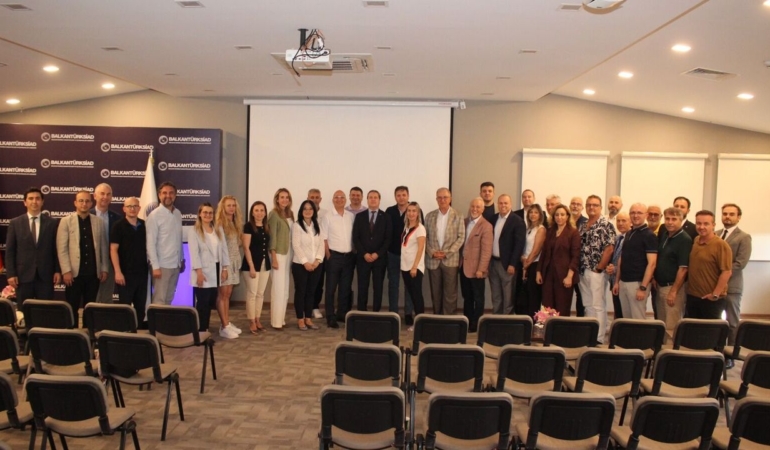 Veriye-Dayali-Liderlik-Semineri-BALKANTURKSIAD-Akademi8217de-featured