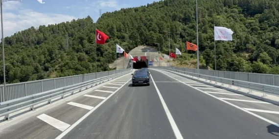 Yalova Yolunda Seyahat Süresi 19 Dakikadan 3 Dakikaya İnecek