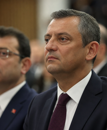 Yeni-Partide-Ozgur-Ozelin-A-Takimi-Netlesti-kai