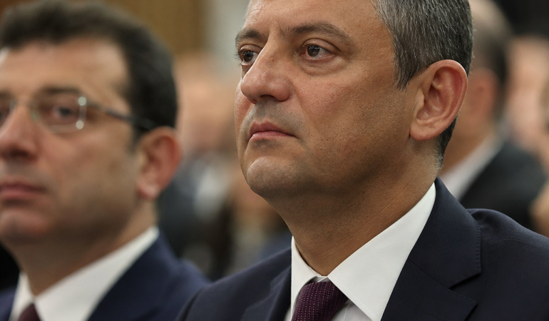 Yeni-Partide-Ozgur-Ozelin-A-Takimi-Netlesti-kai