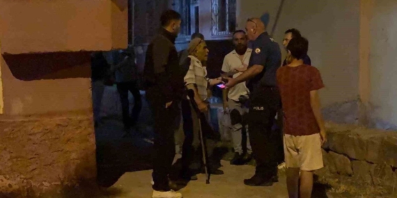 Yürümekte güçlük çeken babasının akülü tekerlekli sandalyesini ateşe veren oğul