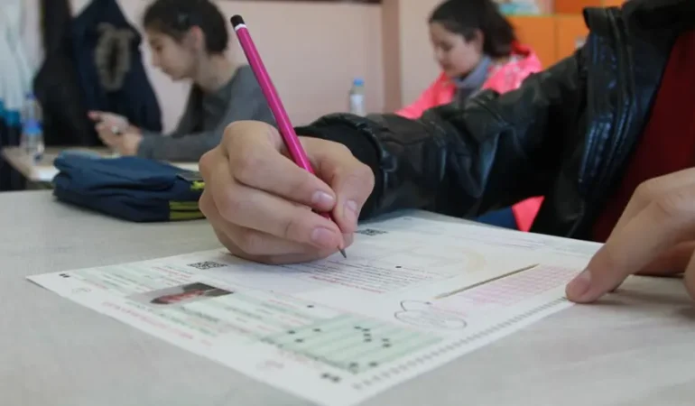 Yuzdelik-dilimi-onemli-LGS-tercihleri-bugun-basliyor-featured