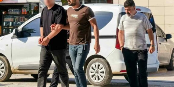 Arkadaşını silahla tehdit ederek 80 bin TL borcunu ödetti