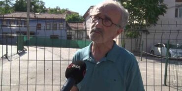 Tarihi mezarın üstü çakıl taşlarıyla kapatıldı, otopark izlenimi