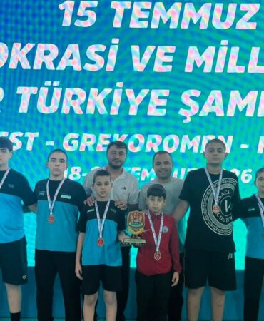 Güreşte Yıldırım Rüzgarı: 14 Madalya ve 2 Kupa