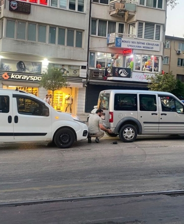 Altiparmak8217ta-iki-arac-carpisti-trafik-kisa-sure-aksadi-featured