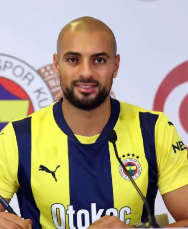 Amrabat-Istanbulda-geldi-saglik-kontrolleri-icin-Fenerbahce-featured