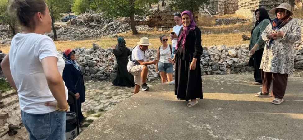 Antalya8217da-55-kisilik-koye-100-bin-turist-akini-featured