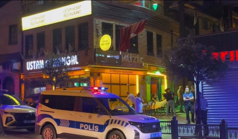 Arapsukru-Sokagi8217nda-polis-onunde-kavga-biber-gaziyla-sonlandi-featured