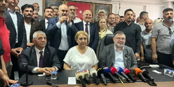 Asuman Şen AK Parti adayı olarak Menderes Başkanvekili seçildi