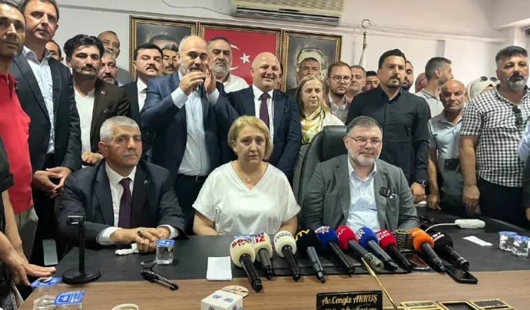 Asuman-Sen-AK-Parti-adayi-olarak-Menderes-Baskanvekili-secildi-featured