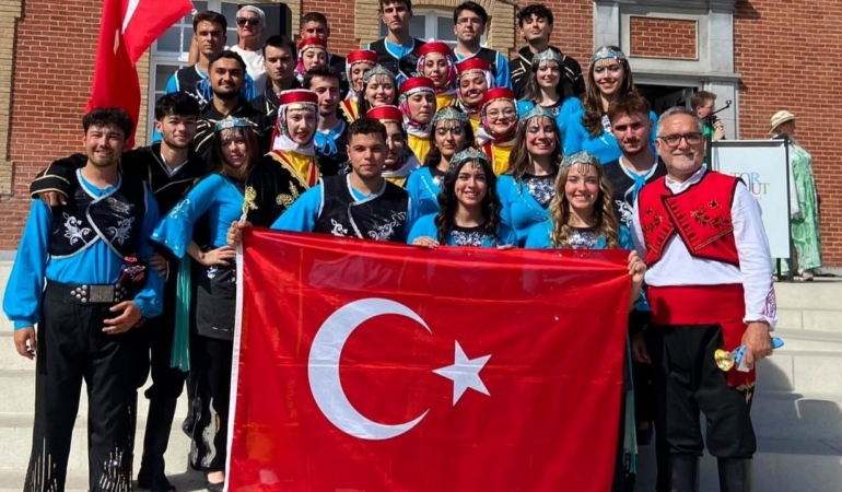 BUU-Halk-Oyunlari-Toplulugu-Belcika-Ka-Dans-Festivali8217nde-featured