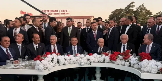 Bahceli-Ankara-dugununde-nikah-sahidi-oldu-featured