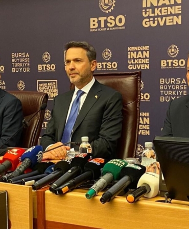 Bakan-Bayraktar-BTSO-Meclisi8217nde-sanayicilerle-bir-araya-geldi-featured