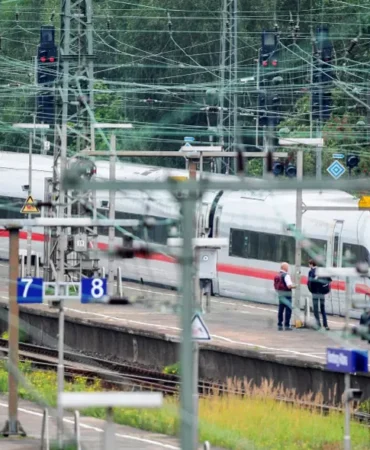 Bakan-Bilger-Almanya8217da-tren-arizalariyla-sinaniyor-featured