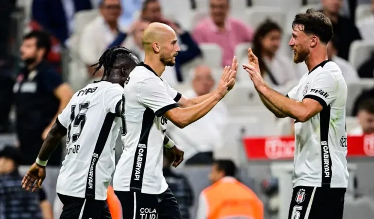 Besiktas-Eyupspor-macini-taraftar-onunde-oynuyor-featured