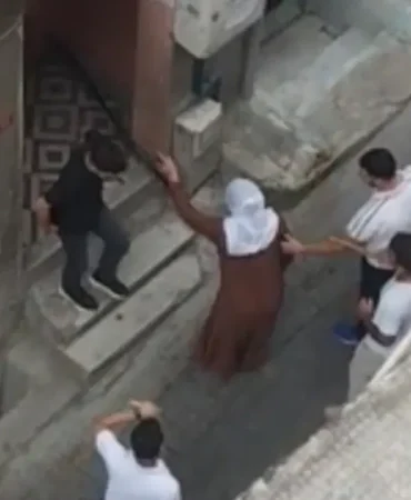 Beyoglu-fon-parasi-kavgasi-evlere-tas-sopa-saldirisi-featured