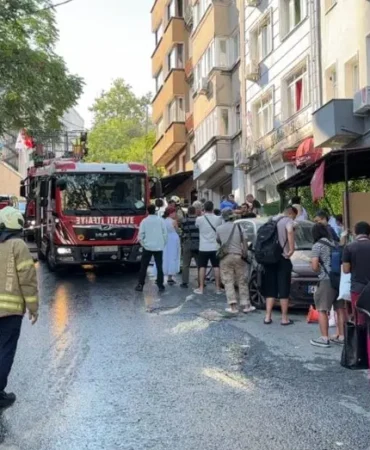 Beyoglu8217ndaki-otelde-yanginda-17-kisi-tahliye-edildi-featured