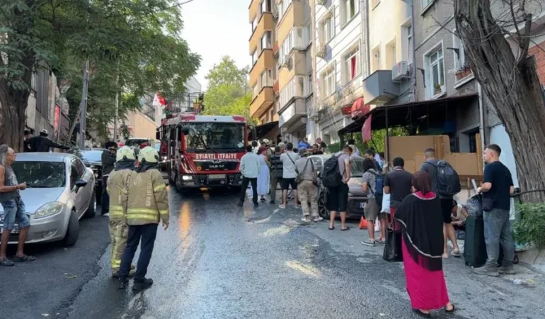 Beyoglu8217ndaki-otelde-yanginda-17-kisi-tahliye-edildi-featured