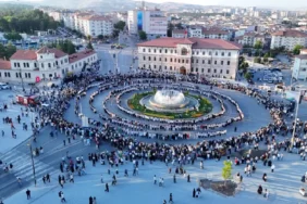 Bin-58-kadin-kent-meydaninda-halayla-rekor-kirdi-featured