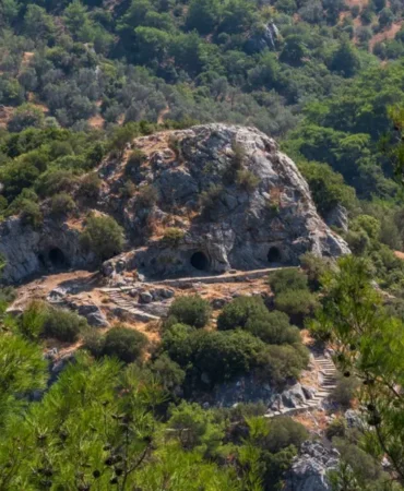 Bornovadaki-magara-Homerosun-yazdigi-iddiasi-gundemde-featured