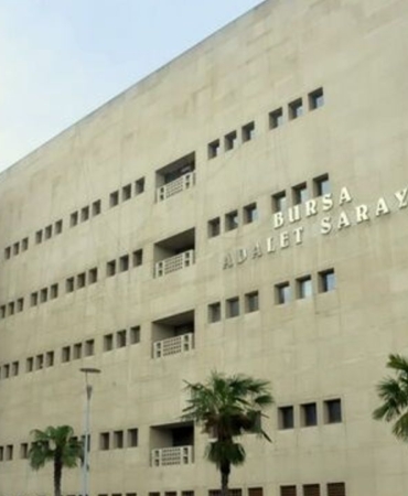 Bursa-Barosu-Bakanlik-onundeki-iscilere-mudahaleyi-kinadi-featured