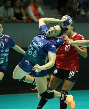 Bursa-Buyuksehir-Belediyespor-Kadin-Hentbol-kupada-ikinci-oldu-featured