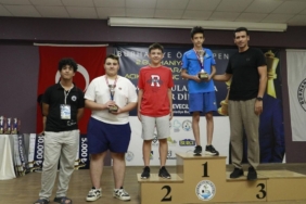 Bursa-Buyuksehir-Belediyespor-satrancta-iki-kupa-kazandi-featured