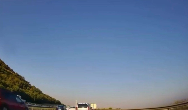 Bursa-Cevre-Otoyolu8217nda-hafif-ticari-arac-otomobile-carpti-featured