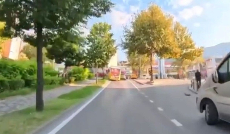 Bursa-Osmangazi8217de-halk-otobusu-direge-carpti-featured