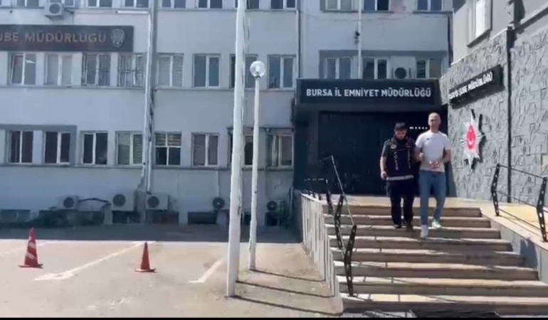 Bursa8217da-20-21-ve-25-yil-hapis-cezasi-olan-3-hukumlu-yakalandi-featured
