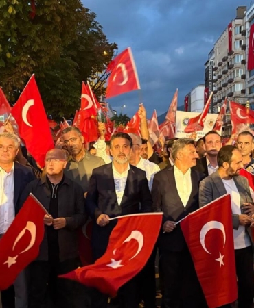Bursa8217da-30-Agustos-Zafer-Yuruyusu-Heykel8217den-basladi-featured