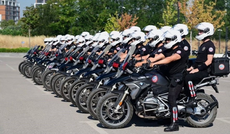 Bursa8217da-60-motosikletli-polis-timi-temel-egitimi-tamamladi-featured