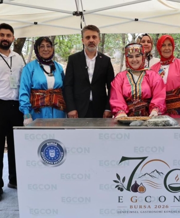 Bursa8217da-700-yillik-sofra-mirasi-akademisyenlerle-tartisildi-featured