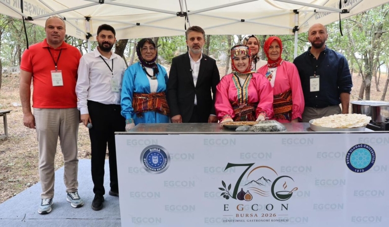 Bursa8217da-700-yillik-sofra-mirasi-akademisyenlerle-tartisildi-featured