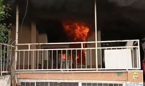 Bursa’da giriş kattaki yangına ilk müdahale vatandaşlardan