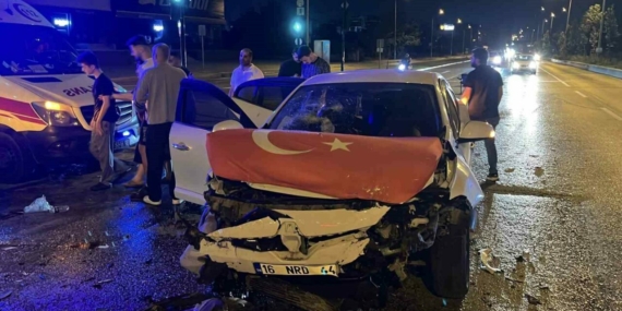 Bursa8217da-ters-yon-kazasi-7-kisi-yaralandi-featured