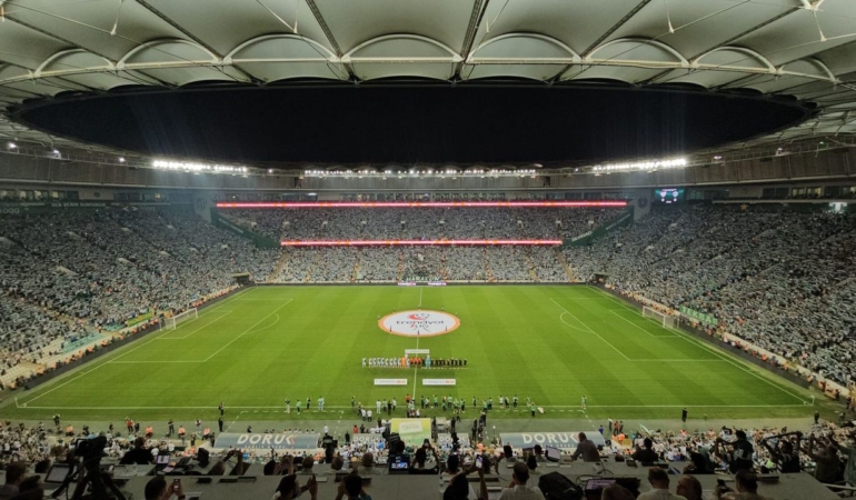 Bursaspor-tribunleri-ligi-tek-basina-tasidi-featured
