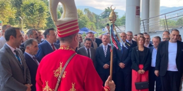 Buyukataman-Osmangazi-Kongresi8217ne-mehter-ve-kilic-kalkanla-geldi-featured