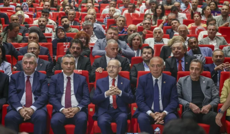 CHP8217de-Hareketli-Gunler-A-Takimi8217ndaki-iki-isim-ve-disiplin-sureci-featured