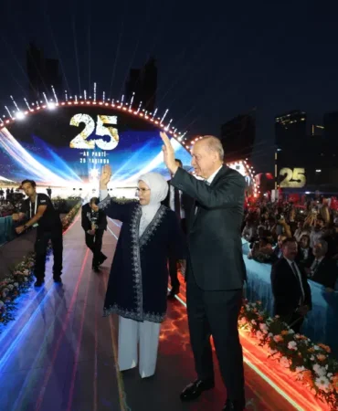 Emine-Erdogan8217dan-AK-Parti8217nin-25.-Yilini-Kutlama-Paylasimi-featured