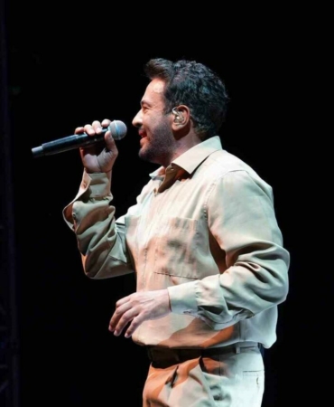 Emre-Altug-Kulturpark-Acikhavada-sahne-aldi-featured