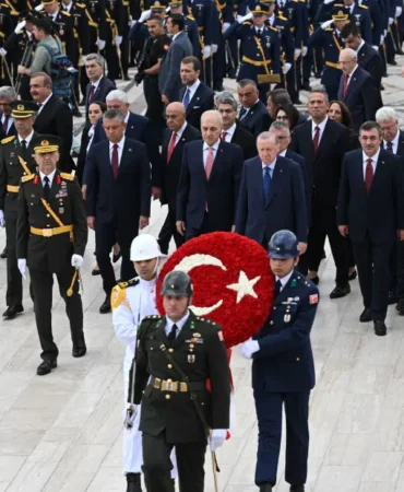 Erdogan-Anitkabir8217de-104.-Zafer-Gunu-torenine-katildi-featured