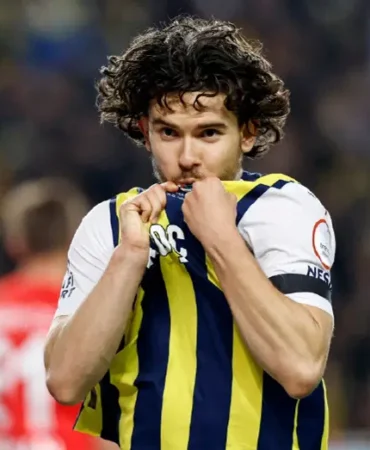 Fenerbahce-Ferdi-Kadioglu-icin-gece-yarisi-aciklamasi-yapti-featured