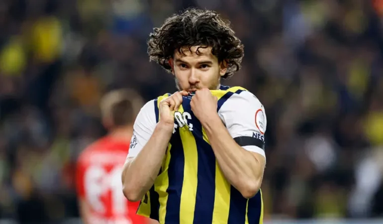 Fenerbahce-Ferdi-Kadioglu-icin-gece-yarisi-aciklamasi-yapti-featured