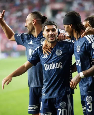 Fenerbahce-Lyon-galibiyetiyle-Sampiyonlar-Ligi8217ne-18-yil-sonra-dondu-featured