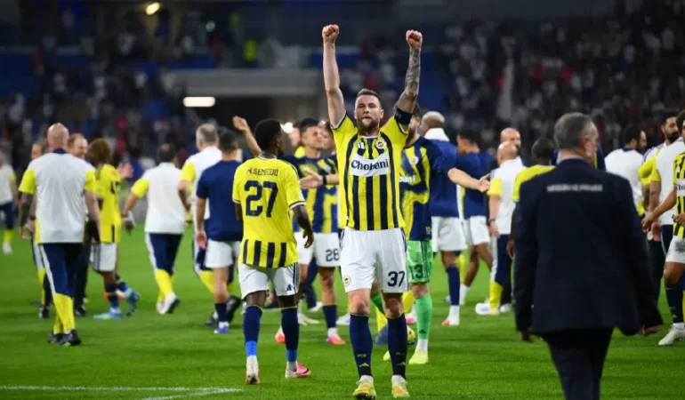 Fenerbahce-Lyon8217u-yenerek-Turk-futbolunda-bir-ilki-yasatti-featured