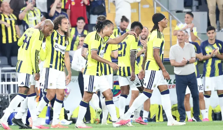 Fenerbahce-Sturm-Graz-rovansinda-SL-play-off-hedefi-featured