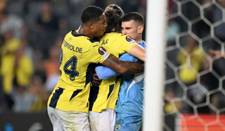 Fenerbahce8217de-Livakovic-icin-ayrilik-gorusmeleri-suruyor-featured